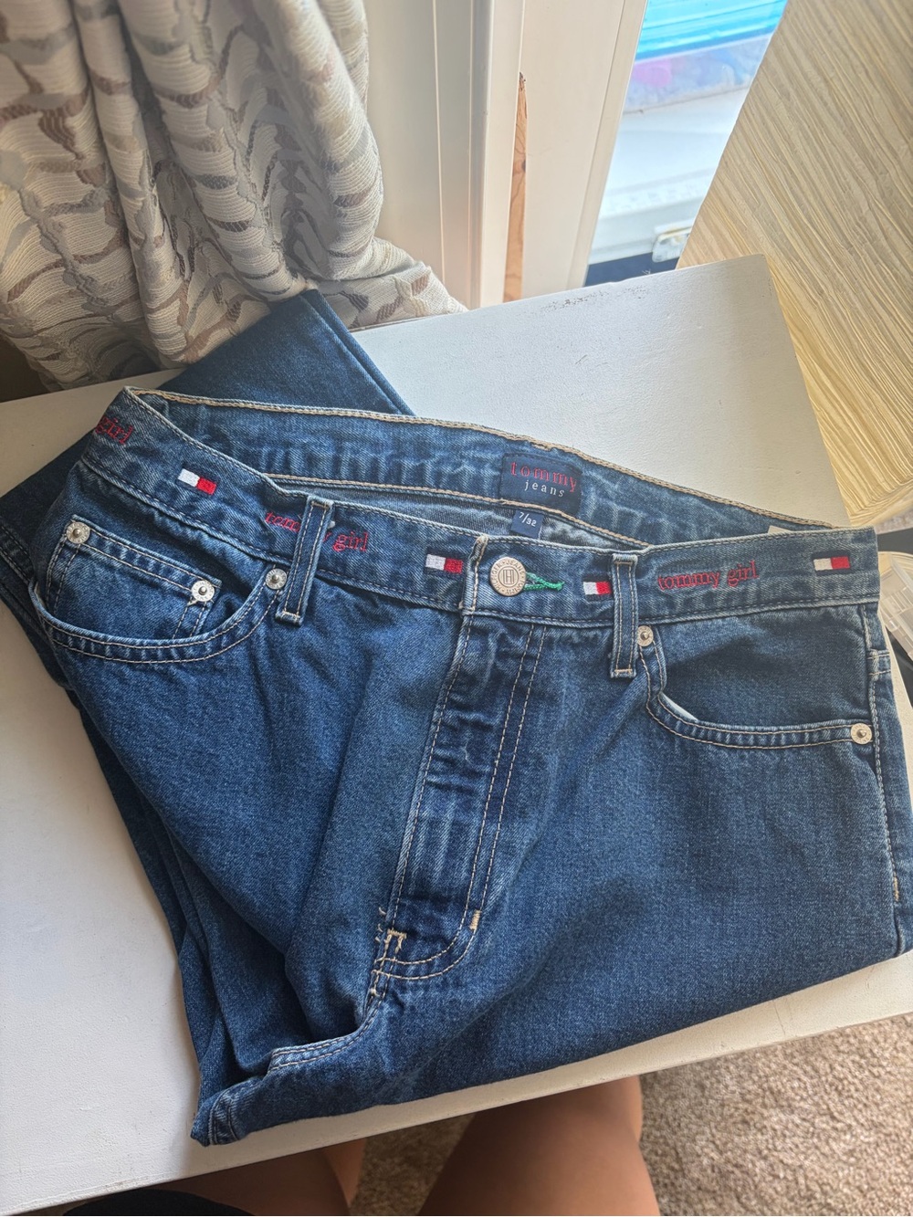 Tommy Hilfiger Women's Dark Blue High-Rise Jeans with Flag Embroidery